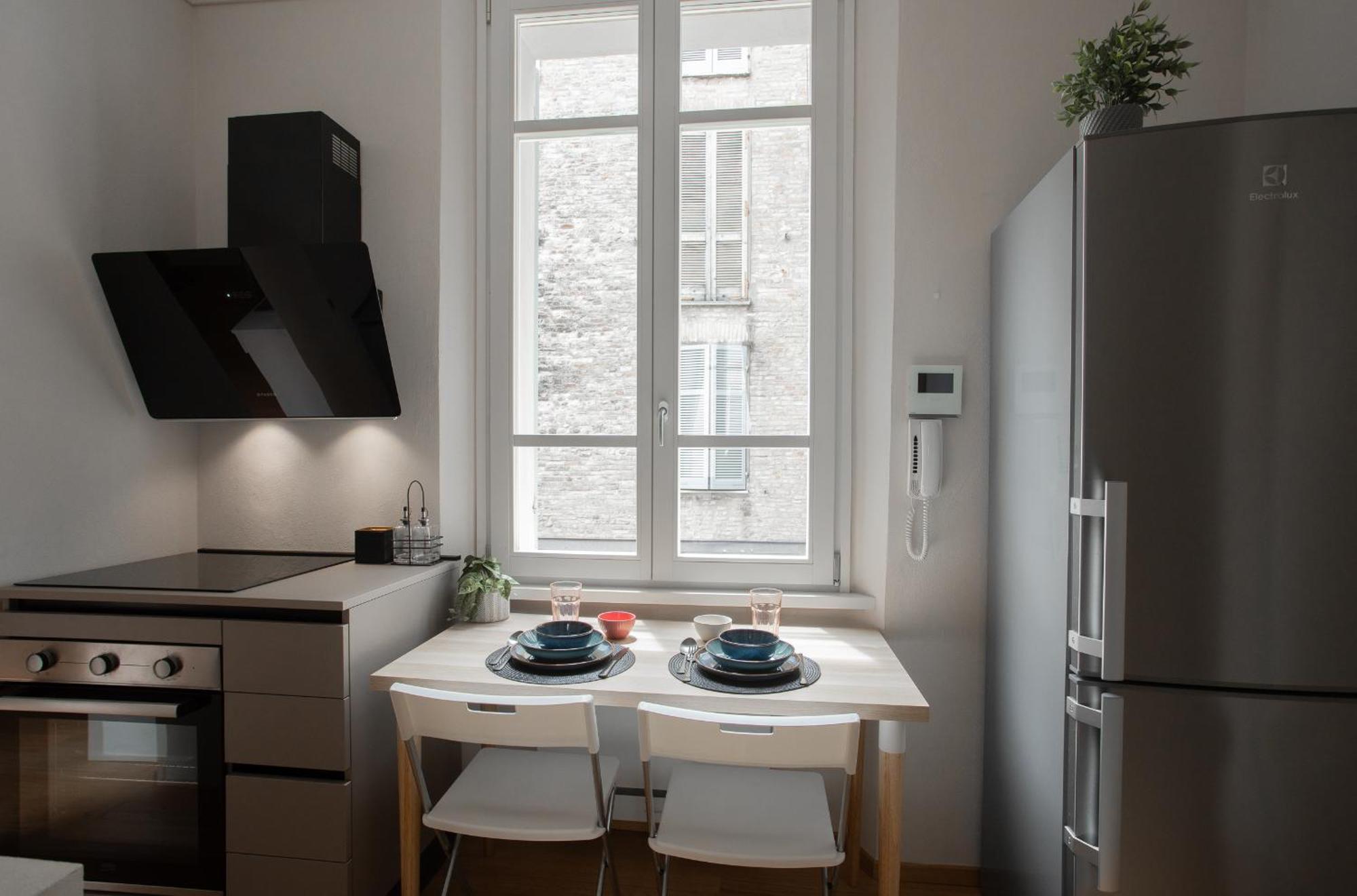 Freedom Suites Парма Екстериор снимка