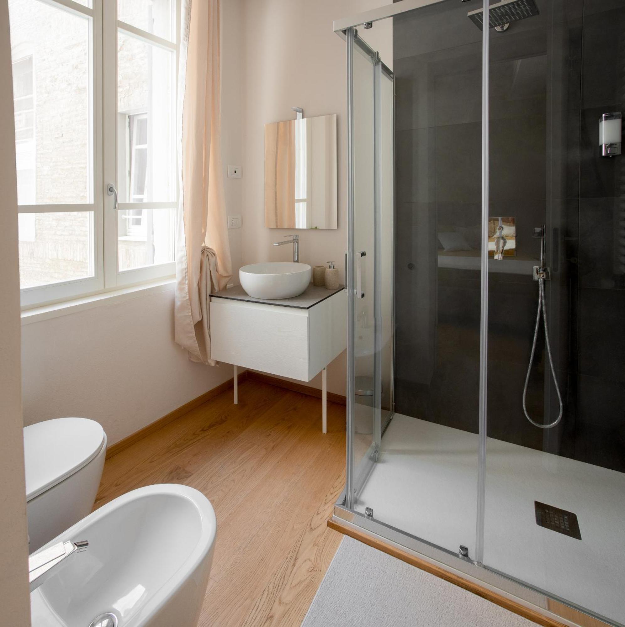 Freedom Suites Парма Екстериор снимка