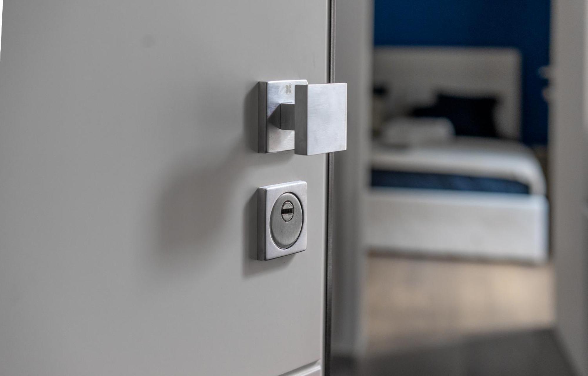 Freedom Suites Парма Екстериор снимка