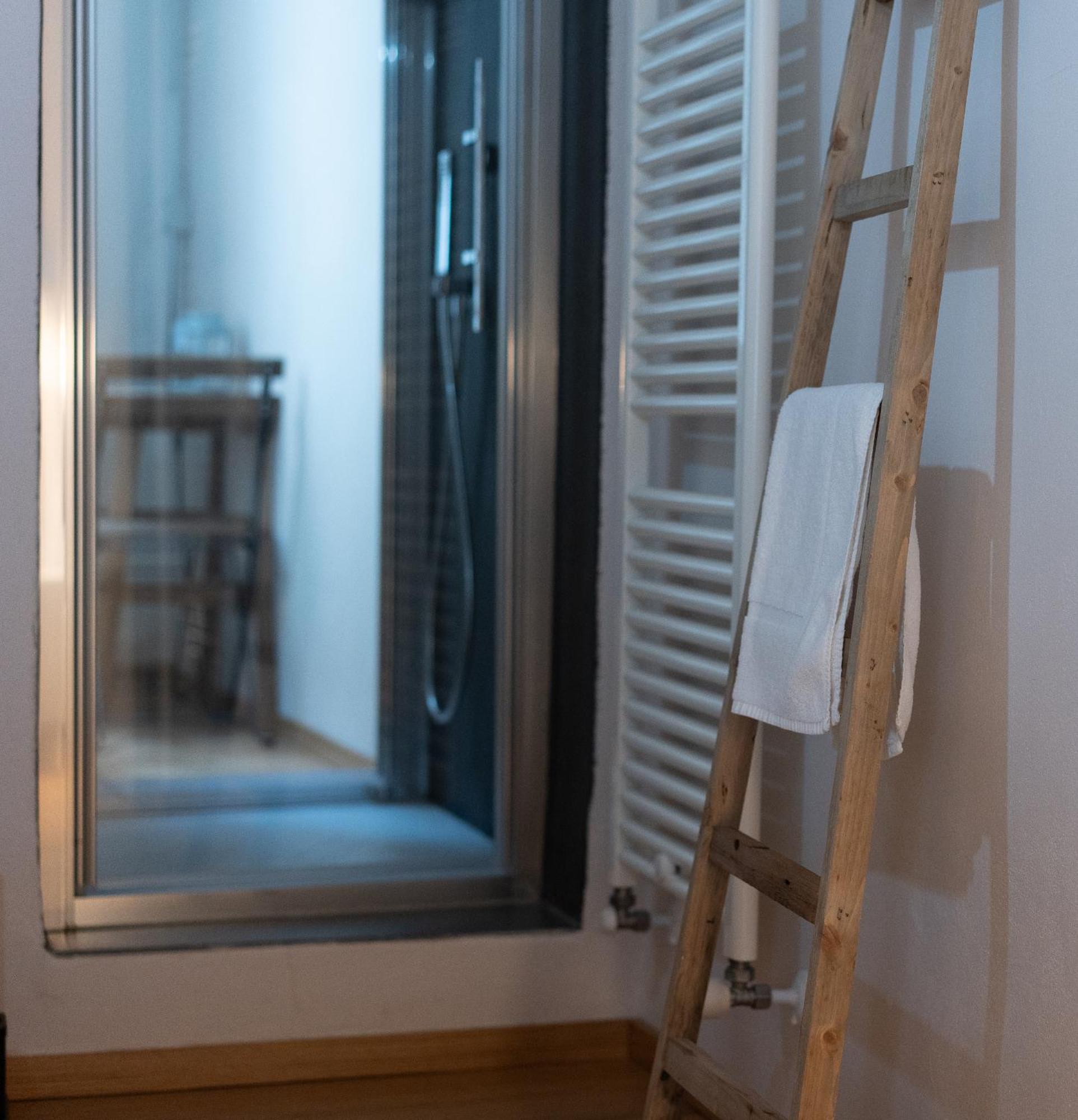 Freedom Suites Парма Екстериор снимка